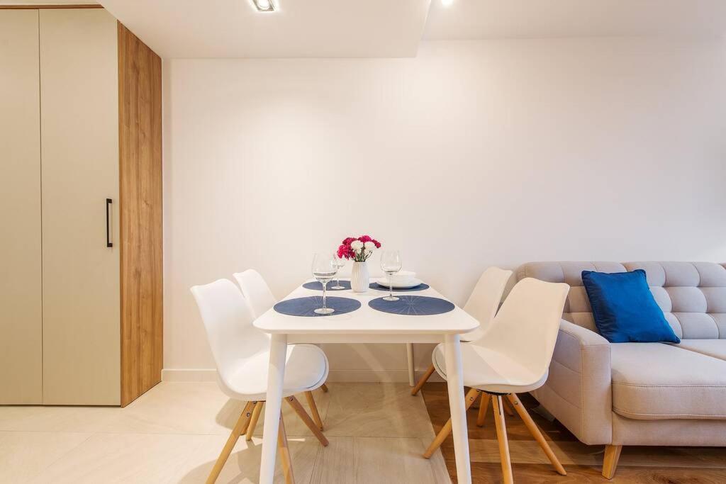 Rondo Onz P&O Serviced Apartments Warsaw Exterior photo